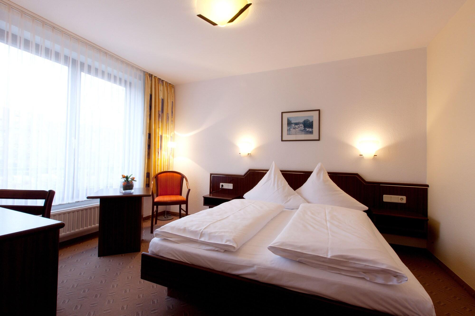 Hotel Strijewski Вольфсбург Екстер'єр фото