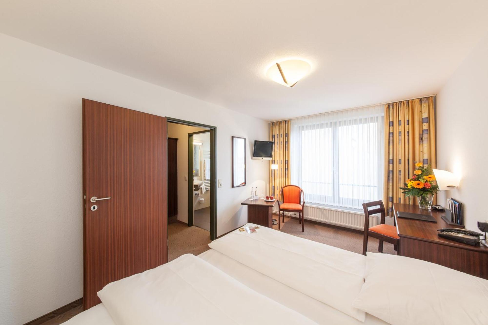 Hotel Strijewski Вольфсбург Екстер'єр фото